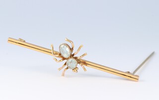 A 9ct yellow gold topaz set bug brooch, 60mm, 3.4 grams 