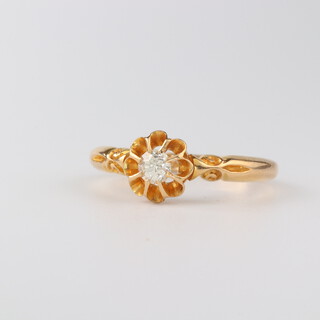 An 18ct yellow gold single stone diamond ring, 0.20ct, size O, 3.9  grams 