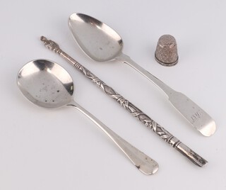 A Chinese silver pen (lacking nib), 2 spoons and a thimble, 56 grams 
