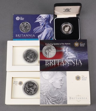 A 2009 Britannia two pound coin, a 2010 ditto, a five pound 1926 silver crown, a 2015 Britannia five pound coin and a 1995 silver commemorative two pound coin, 155 grams