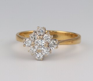 An 18ct yellow gold diamond cluster ring approx. 0.5ct, size O, 3.7 grams
