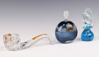 A Murano glass paperweight in the form of a sea horse 4cm, an Art Glass scent bottle decorated a spider base marked Cristal K.O24 13cm, a Polska Bohemian style cut glass ashtray in the form of a pipe 19cm 