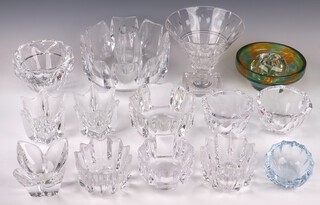 A 20th Century Studio Glass vase 20cm and a collection of ditto bowls including Orrefors