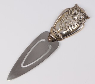 A Cartier silver handled bookmark, the handle in the form of an owl, numbered 401, 12cm, 18 grams gross 