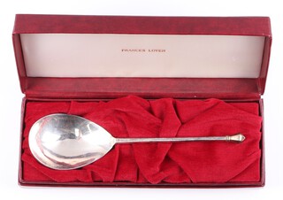 A silver commemorative spoon with fig bowl and engraved decoration, London 1994, for The Mercers Company Celebration of Founding 1394-1994, 58 grams, boxed
