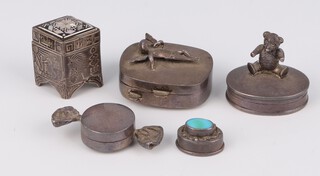 A 925 standard silver pill box with a seated teddybear 2cm, 4 other 925 standard boxes 90 grams 