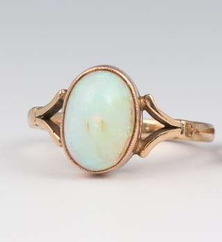 An Edwardian 9ct yellow gold opal ring size N, 3 grams