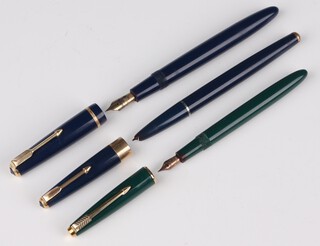 A gentleman's blue cased Parker Senior Duofold fountain pen with 14ct nib, a ditto Parker 17 and a lady's green cased Parker pen with 14ct nib 