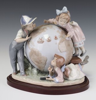 A Lladro group "Voyage of Columbus" 5847 no.5341/7500 25cm by Angeles Cabo on a wooden plinth 