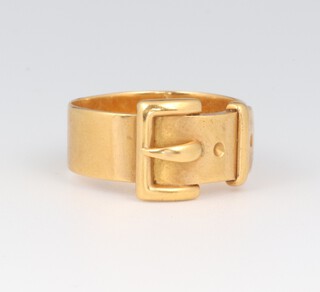An Edwardian 18ct yellow gold buckle ring, size N, 5.8 grams 