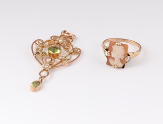 A 9ct yellow gold cameo ring size F, together with a 9ct peridot and pearl pendant, 4.3 grams