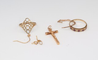 Two 9ct yellow gold rings size M and N, an earring and crucifix 4.1 grams 