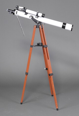 A World Optics astronomical telescope D=60MM F=900MM complete with tripod 