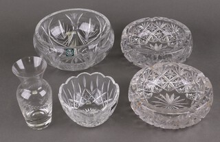 A Thomas Webb cut glass fruit bowl 19cm, 2 ashtrays, a bowl and a vase