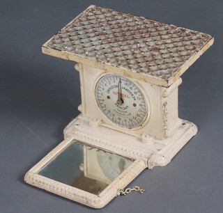 A set of Jaraso personal weighing scales