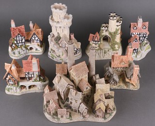 A large collection of David Winter cottages, boxed