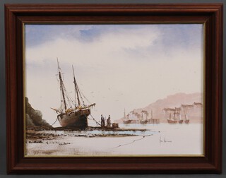 Ken Hammond, impressionist oil on canvas signed, harbour scene with beached fishing boat and figures 30cm x 39cm 
