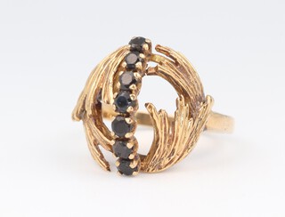 A mid-century 14ct yellow gold sapphire set ring, size M 1/2, 6.4 grams