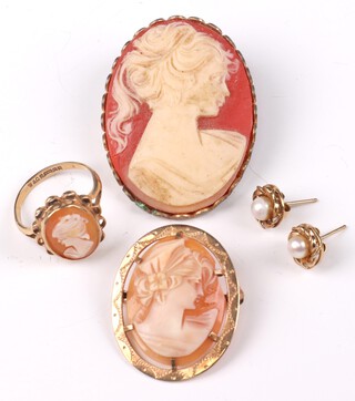 A 9ct yellow gold cameo ring size N, ditto brooch 30mm and 1 other and 2 studs, gross weight 18.6 grams