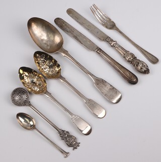 A pair of George IV silver berry spoons with fruit decorated bowls London 1829, 3 spoons, a fork and 2 silver bladed knives, weighable silver 168 grams 