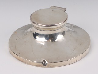 A circular silver capstan inkwell 10cm, Birmingham 1929, 