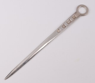 A silver paper knife/skewer Sheffield 1991, 58 grams