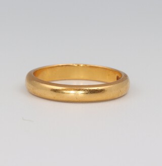 A 22ct yellow gold wedding band size L 1/2, 4.2 grams 