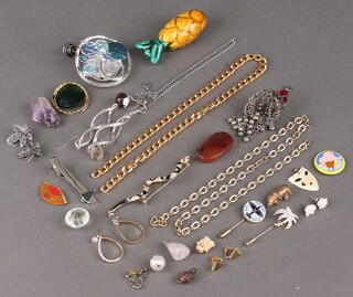 A small collection of costume jewellery