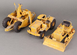 Three early Reuhl Caterpillar model vehicles 