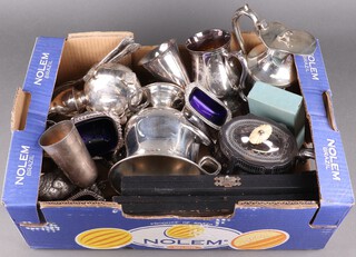 A quantity of silver plated items including ice bucket, 4 piece tea and coffee set, tea pot, cased sets, etc