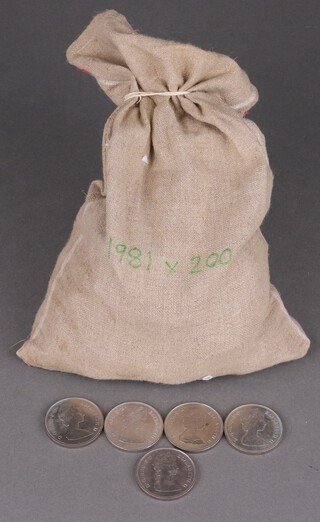 Approximately 200, 1981 Prince Charles and Lady Diana Spencer commemorative wedding crowns, loose 
