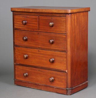 A Victorian mahogany chest of 2 short and 3 long drawers (drawer stop missing to 2nd drawer) 106cm h x 96cm w x 47cm d 