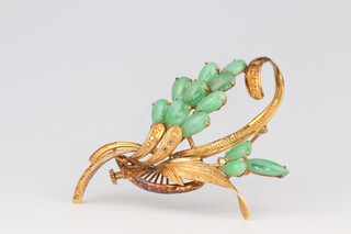 A 14ct yellow gold spray brooch set with green hardstone 52mm, gross weight 7.6 grams 