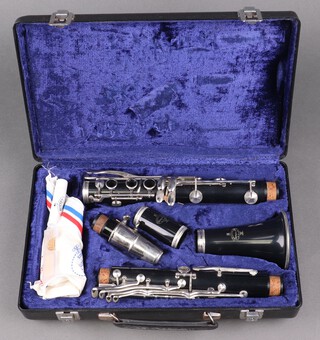Buffet Crampon & Co Paris, a cased clarinet 