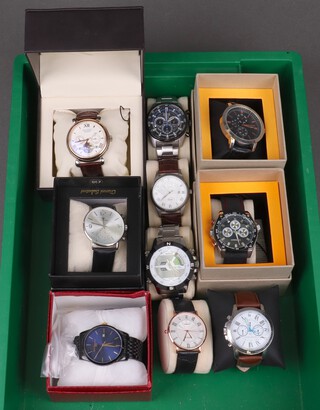 Three Racing Green fashion wristwatches  together with a Pulsar Chronograph, Zeitner, Weide, On The Edge, Civo Watch, Kevin Watch and a Giani Sabatini wristwatch (10)