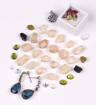 A quantity of gem stones 