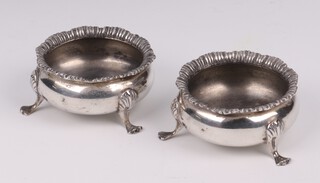A pair of circular silver salts (no liners) Birmingham 1915 by Thomas Fattorini, 102 grams 