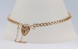 A 9ct yellow gold flat link bracelet with 9ct gold heart shaped padlock clasp 20cm, 6.1 g