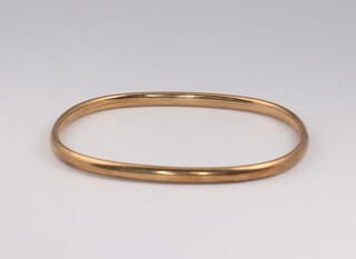A 9ct yellow gold hollow bangle, 4.8 grams 