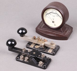 Two Type W.T8 amp morse keys together with a Rototherm thermometer contained in a brown Bakelite case 10cm 