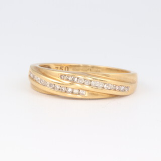 An 18ct yellow gold half eternity ring set 2 rows of 12 diamonds, size P 1/2, 3.6 grams 