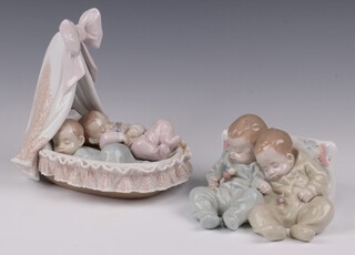 Two Lladro figure groups - Sweet Dreams 1535 16cm and Little Dreamer 5cm 