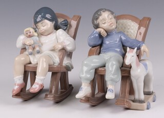 Two Lladro figures - Nap Time 5448 and All Tuckered Out 5846 10cm 