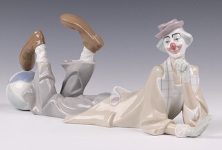 A Lladro figure Clown with Ball, 4618, 36cm 