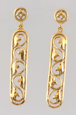 A pair of 9ct yellow pierced gold drop earrings, 6.3 grams 