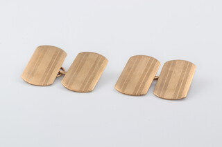 A pair of 9ct yellow gold cufflinks 5.4 grams 