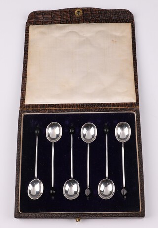 A set of 6 silver bean end coffee spoons Sheffield 1921, by Cooper Brothers and Sons, cased