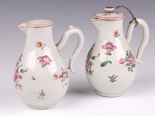 A pair of 18th Century Chinese floral patterned jugs with sparrow beaks, 1 with lid, 16cm 