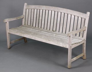 A Robert Dyas hardwood slatted garden bench 89cm h x 158cm w x 58cm d 