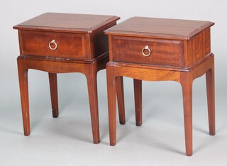 A pair of Stag mahogany bedside tables, fitted a drawer 57cm h x 45cm w x 32cm d 